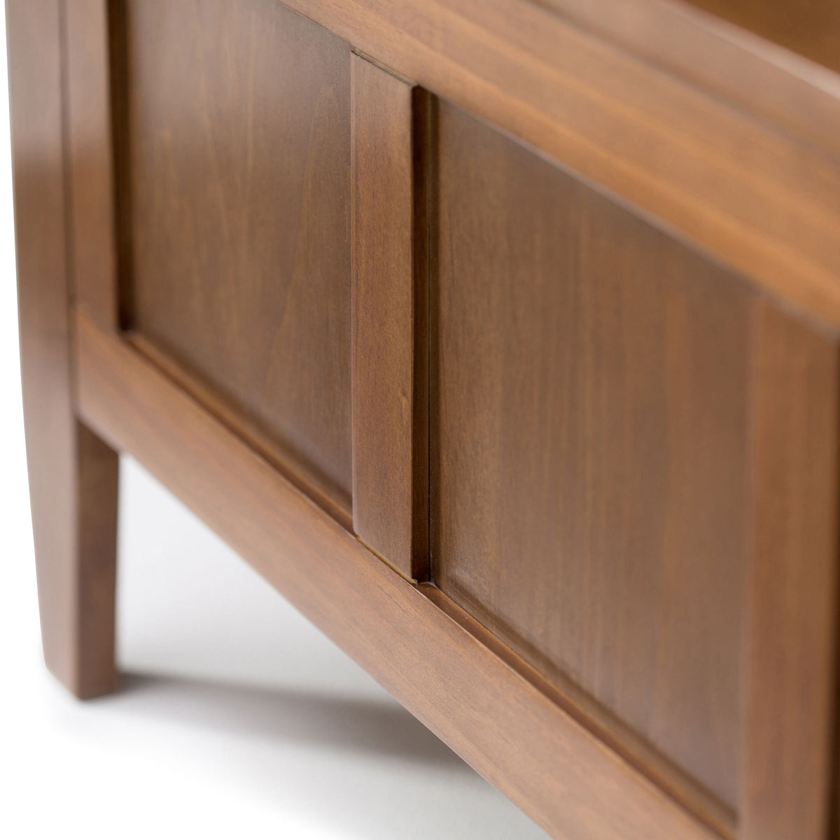 Medium Saddle Brown Entryway Storage Bench with Lift-Up Storage