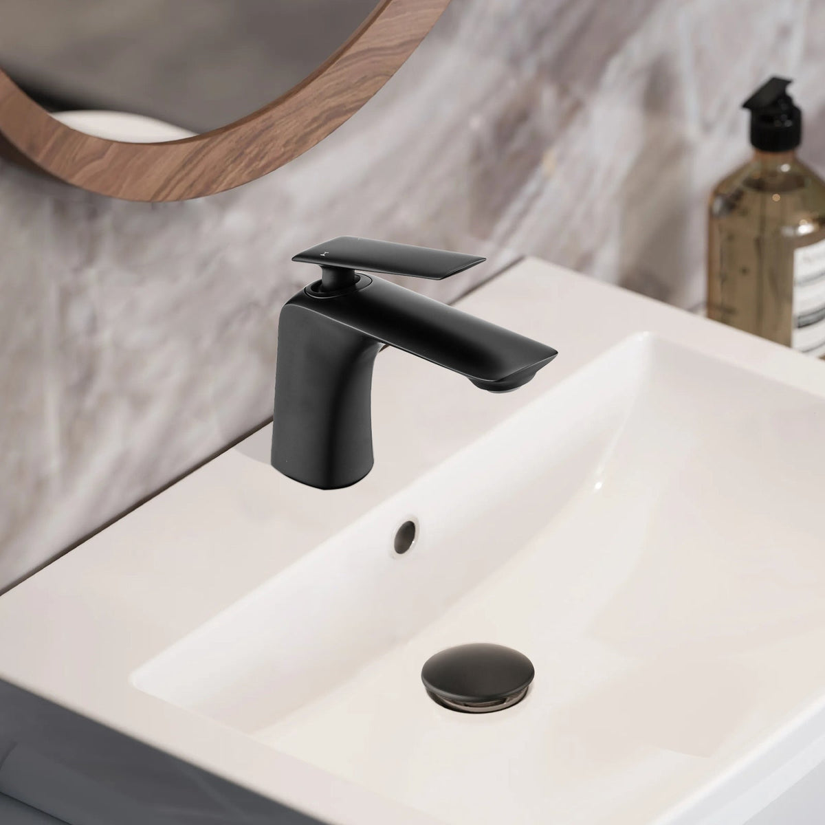 Single Hole Bathroom Sink Faucet with Pop-Up Drain