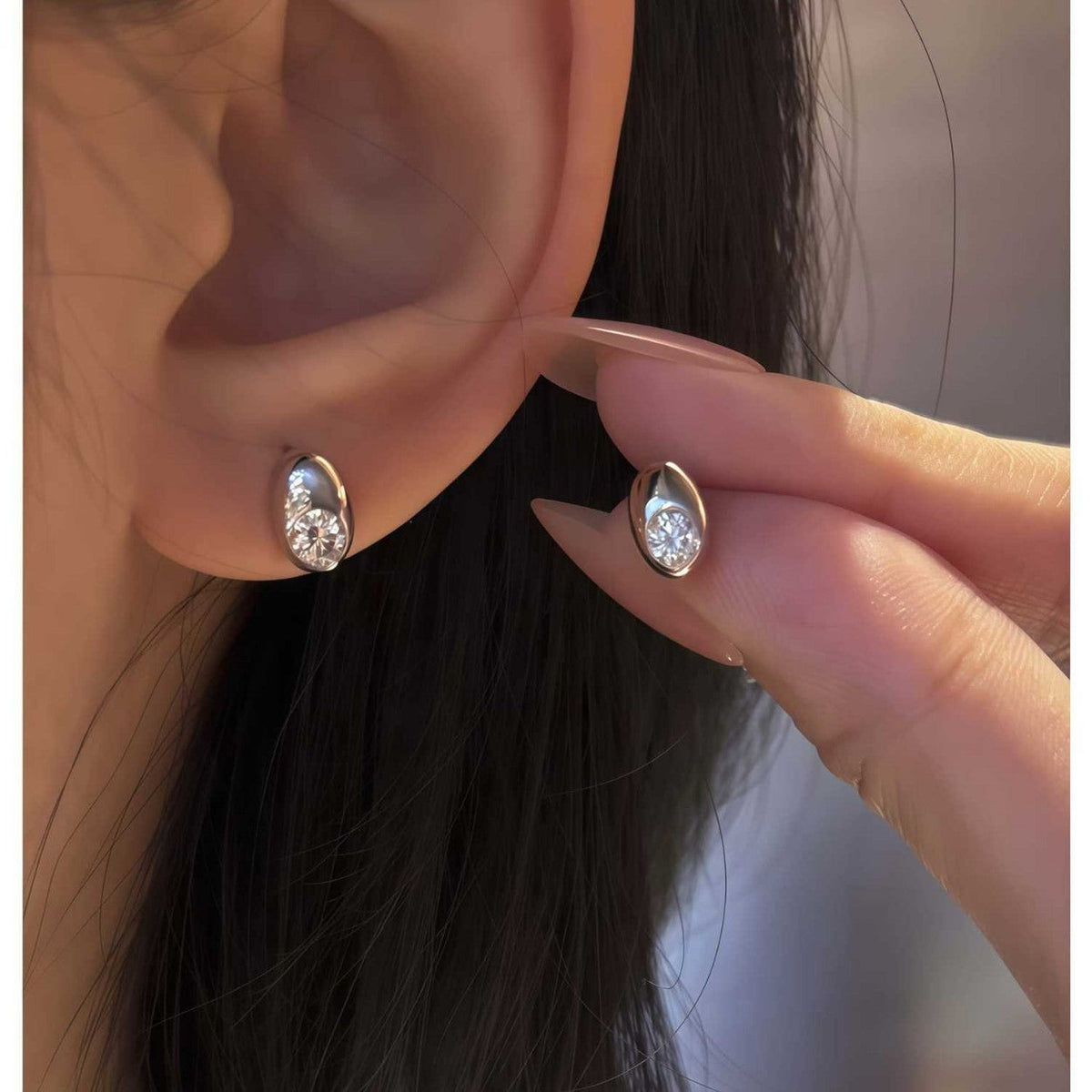 S925 Sterling Silver Oval Stud Earrings With A Single Moissanite Diamond