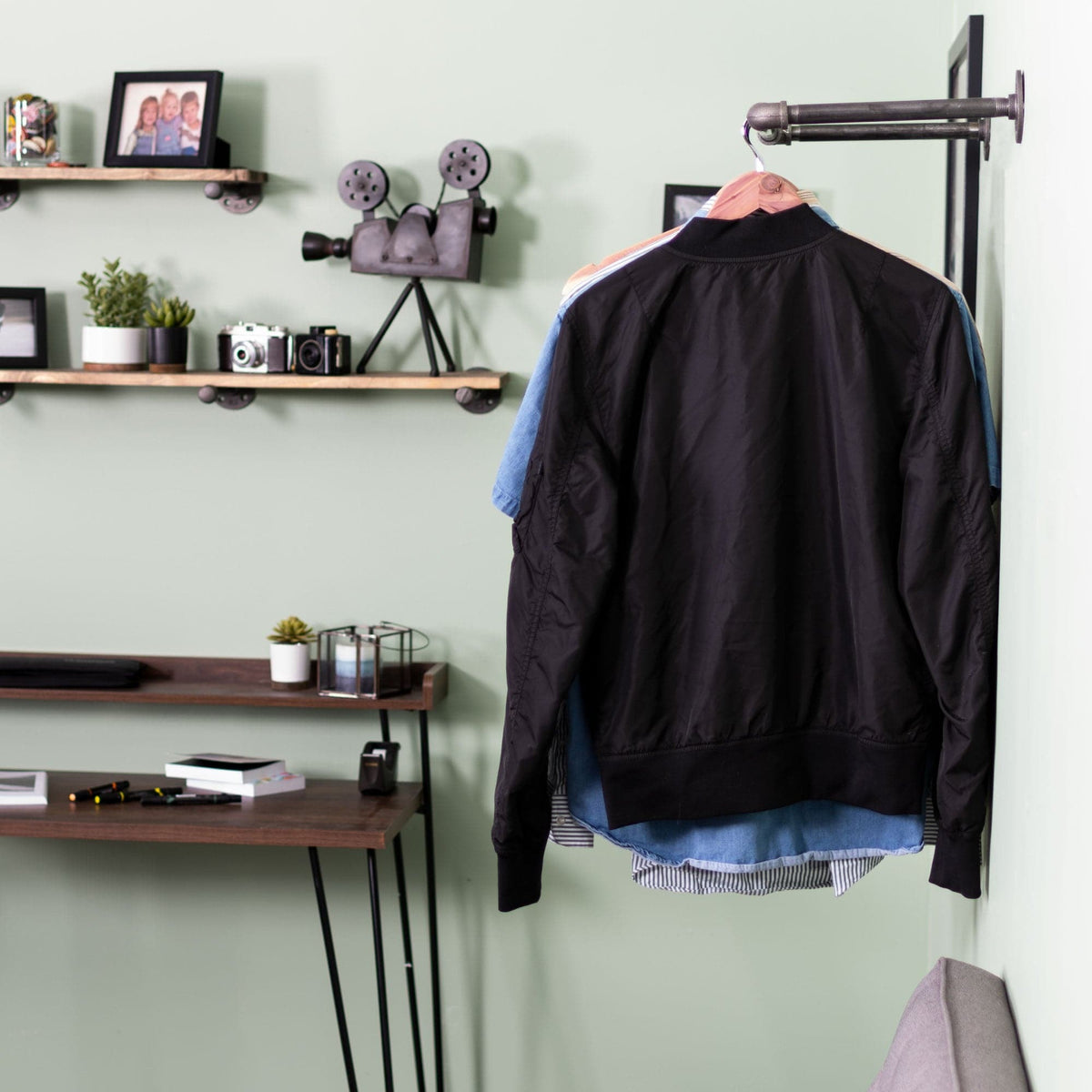 24 in. Industrial Pipe Clothing Rack (Wall Mounted)