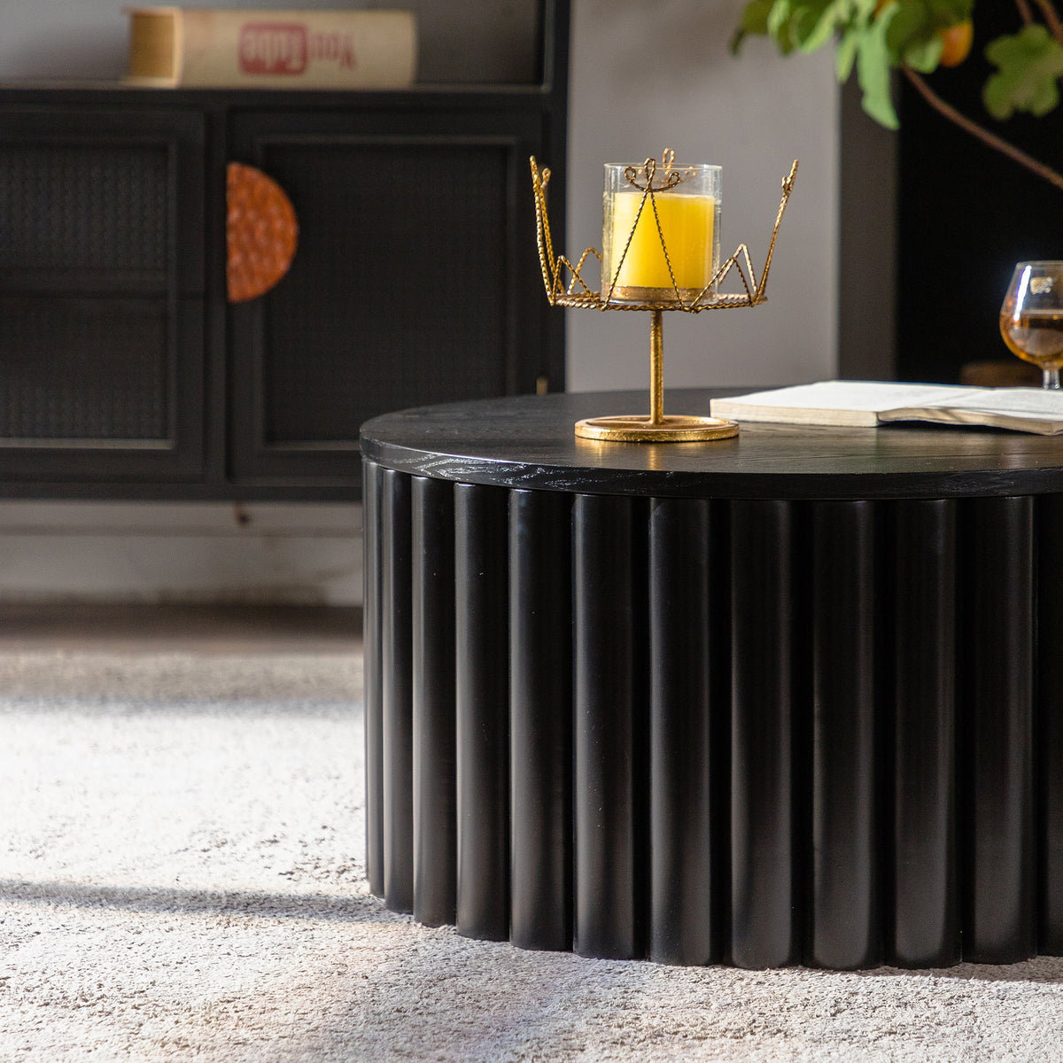 Round Coffee Table with Lift and Handcrafted Relief - Black or Walnut