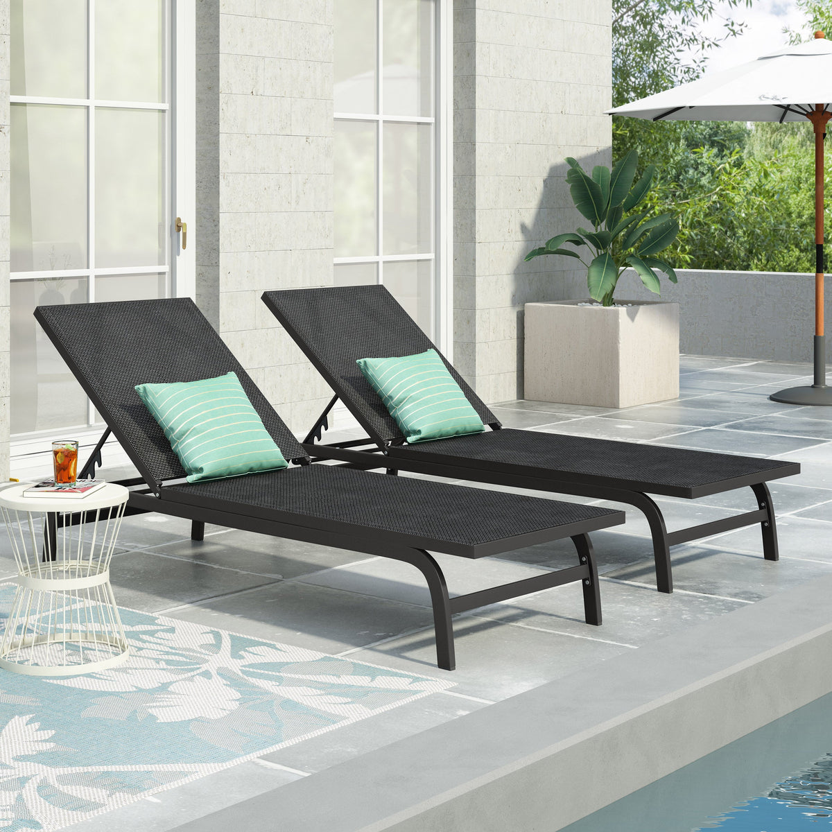 Finn Chaise Lounge
