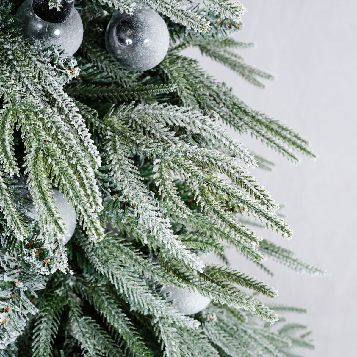 7 FT Pre-Lit Flocked Artificial Christmas Tree with LED Lights - White