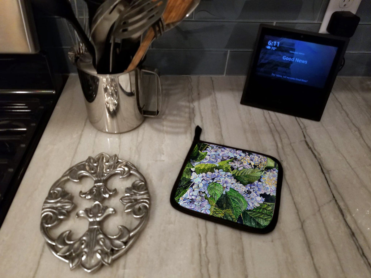 Hydrangea Pot Holder Set of 2 Heat Resistant Quilted Hot Pads 7.5 x 7.5 Inch, Insulated Kitchen Trivets for Cooking & Baking