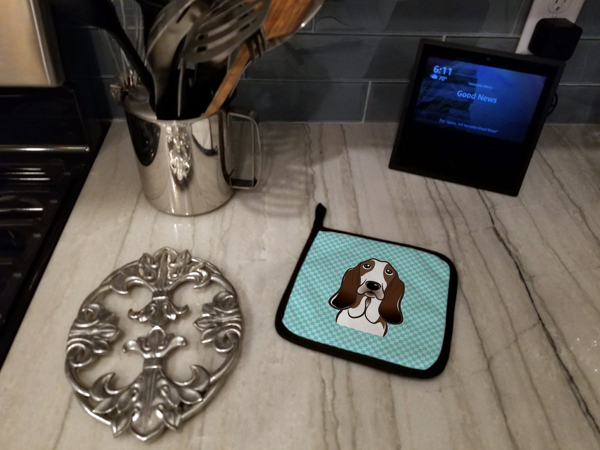 Checkerboard Blue Basset Hound Pot Holder Set of 2 Heat Resistant Quilted Hot Pads 7.5 x 7.5 Inch, Insulated Kitchen Trivets for Cooking & Baking
