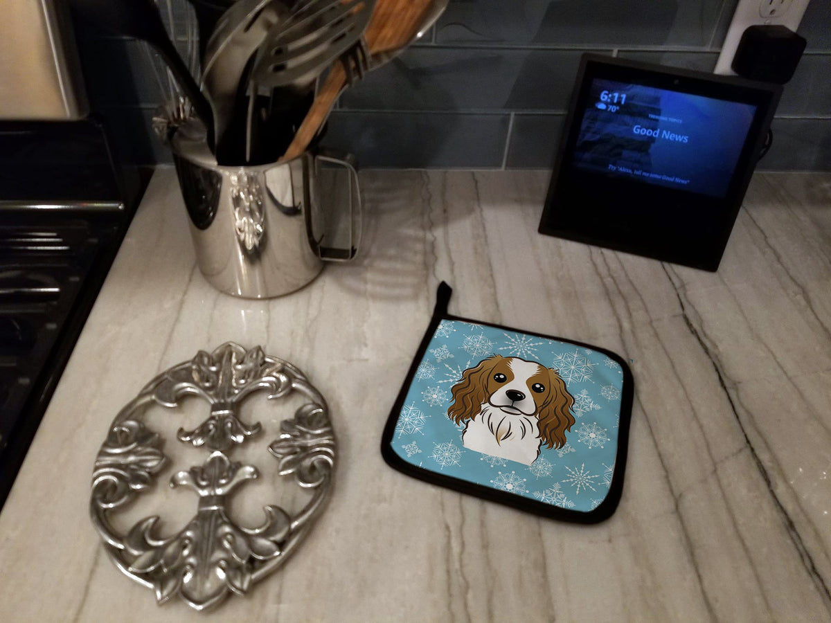 Snowflake Cavalier Spaniel Pot Holder Set of 2 Heat Resistant Quilted Hot Pads 7.5 x 7.5 Inch, Insulated Kitchen Trivets for Cooking & Baking