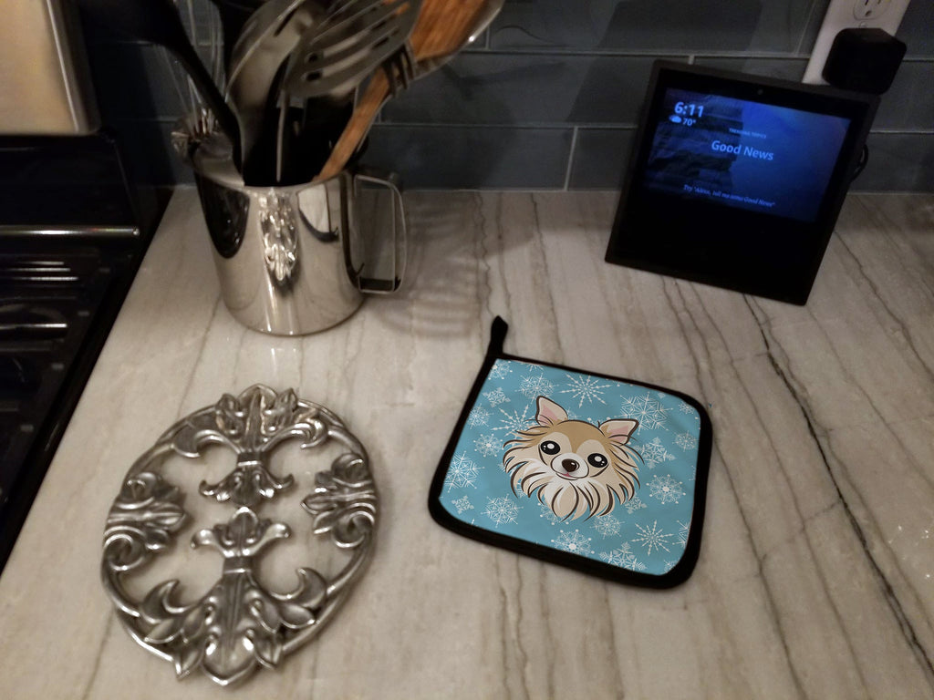 Snowflake Chihuahua Pot Holder Set of 2 Heat Resistant Quilted Hot Pads 7.5 x 7.5 Inch, Insulated Kitchen Trivets for Cooking & Baking