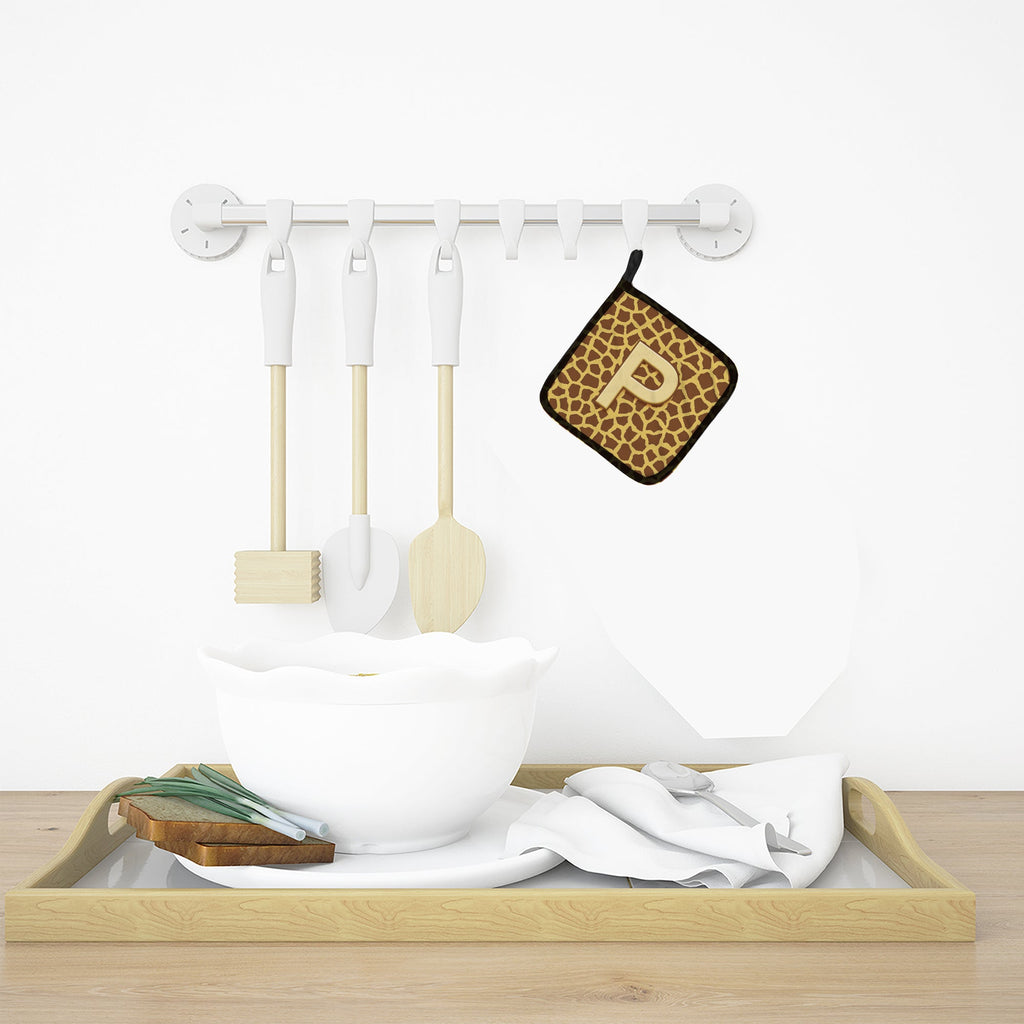 Letter P Initial Monogram - Giraffe Pot Holder Set of 2 Heat Resistant Quilted Hot Pads 7.5 x 7.5 Inch, Insulated Kitchen Trivets for Cooking & Baking