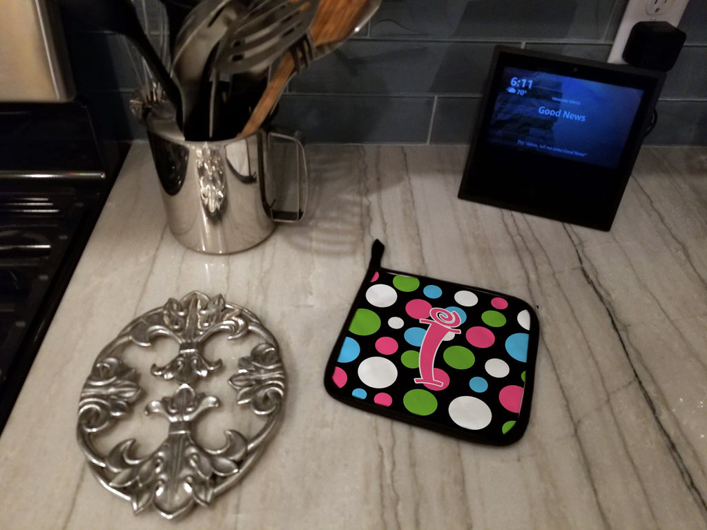 Letter I Initial Monogram - Polkadots and Pink Pot Holder Set of 2 Heat Resistant Quilted Hot Pads 7.5 x 7.5 Inch, Insulated Kitchen Trivets for Cooking & Baking