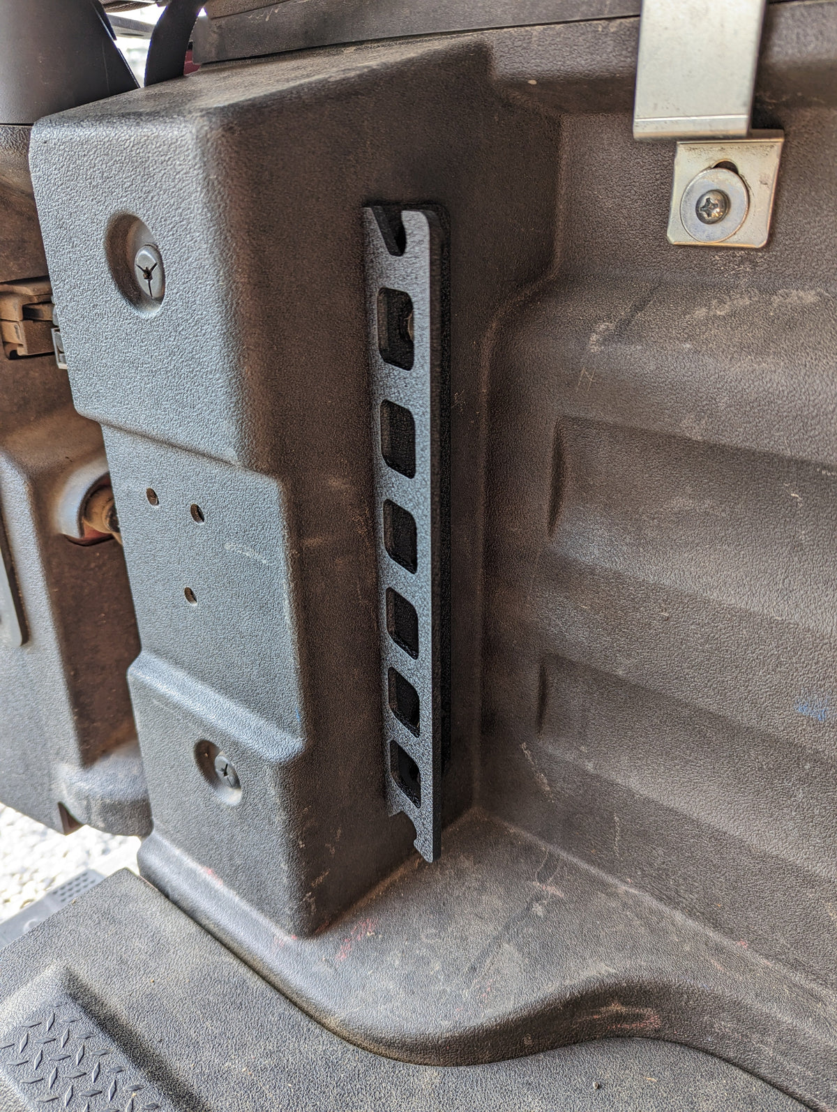 Multi-Point Bed Tie Down / 2017-2026 Ridgeline /