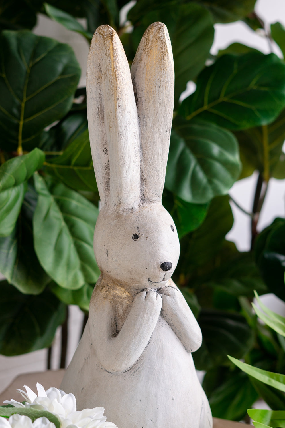 Textured Bunny Figurine with Iron Construction - White