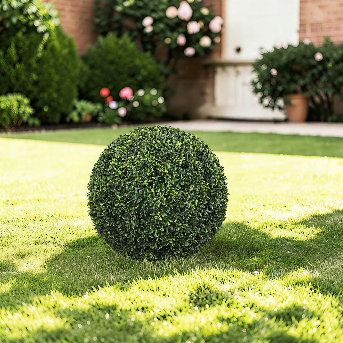 Artificial Topiary Balls with Lifelike Shape Retention - Green