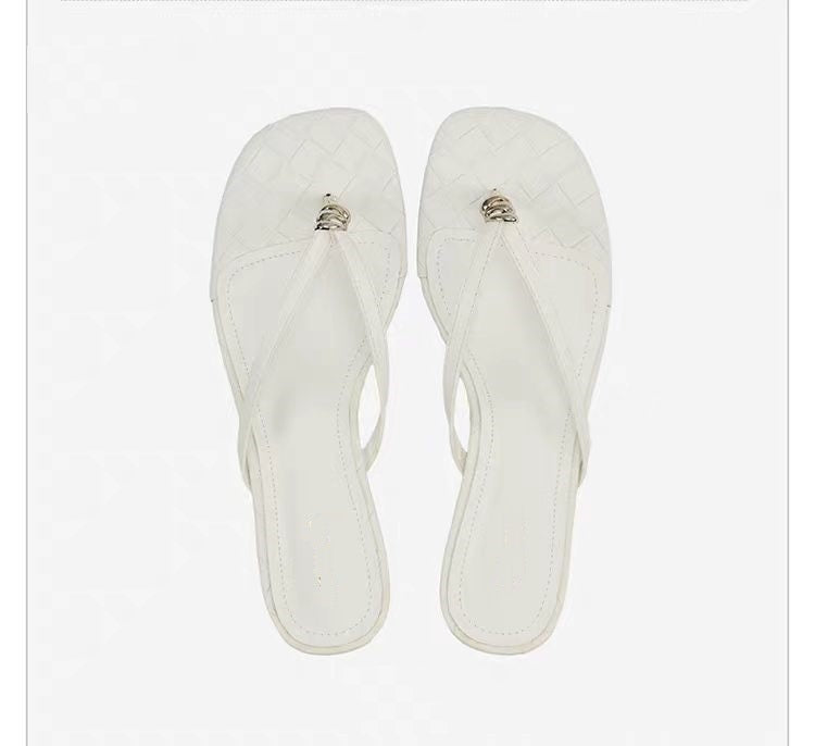 Women's French Vintage Woven Texture Flip Flops, 2026 Summer Outdoor Thin Heel Slide Sandals With Metal Decor, Beach Slippers