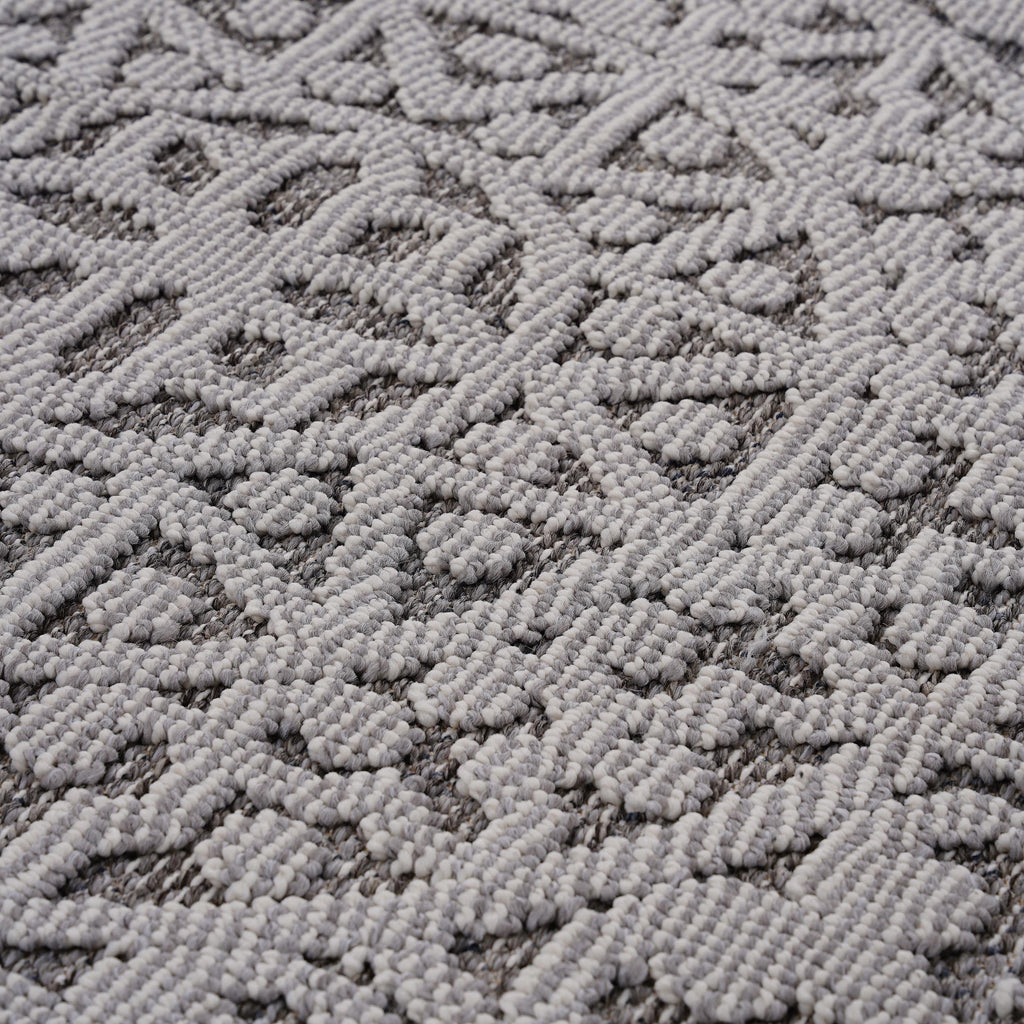 Guros Collection 4' x 6' Area Rug with Stain-Resistant Polypropylene - Ivory or Grey+White