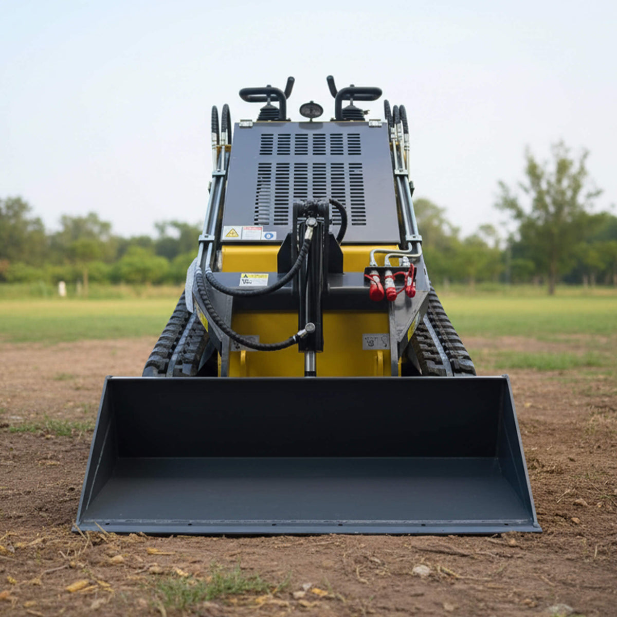 Heavy-Duty 23HP Mini Triangular Skid Steer Bucket Loader (SAK15873)